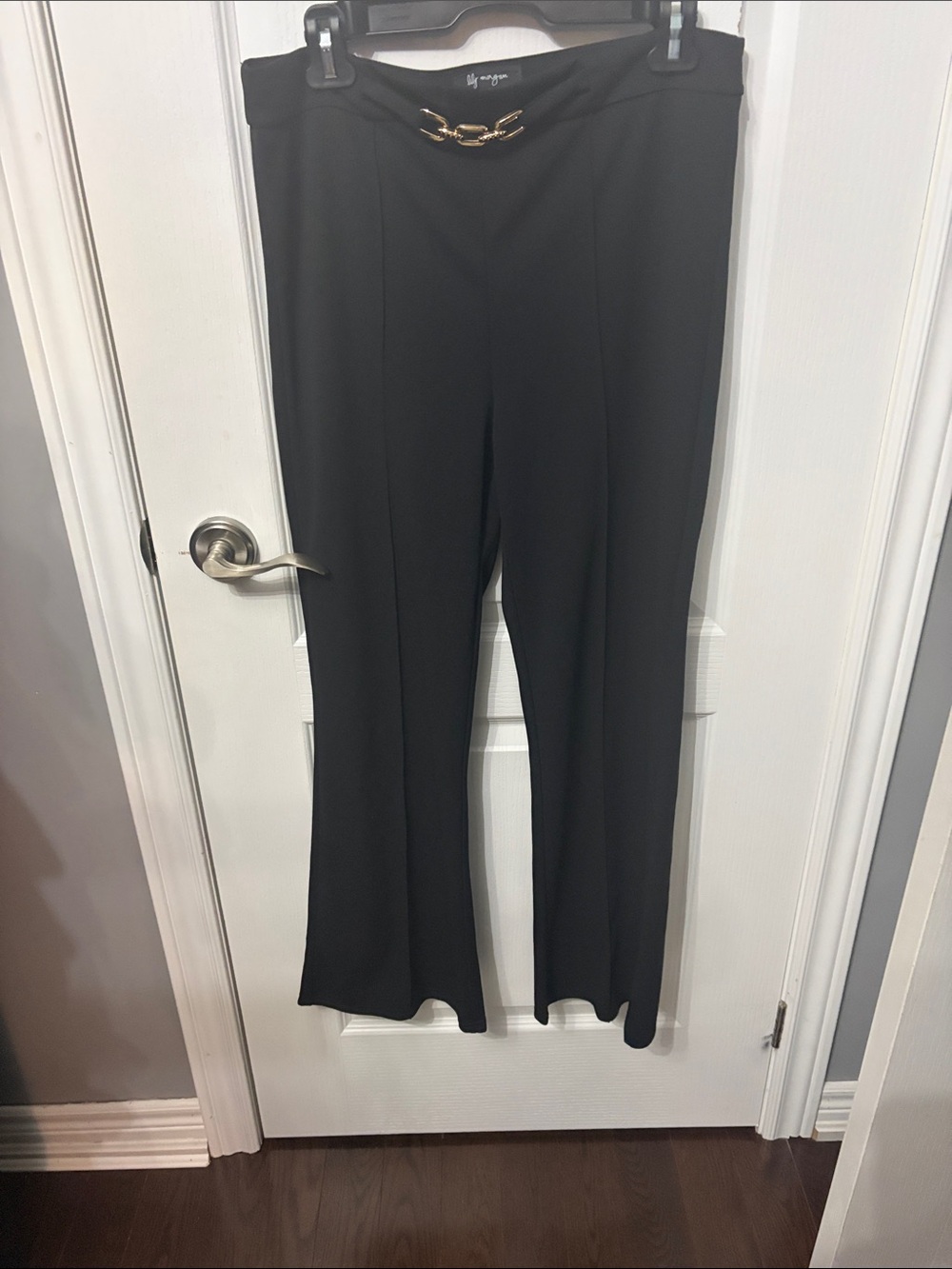 Lily Morgan Black Wide-Leg Dress Pants with Gold Chain Detail